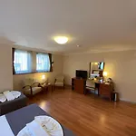 Triada Gayrettepe Ξενοδοχείο 3*