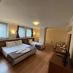 Ξενοδοχείο Triada Gayrettepe 3*