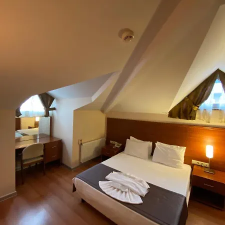 Triada Gayrettepe Hotell 3*