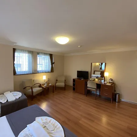Hotell Triada Gayrettepe