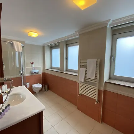 Triada Gayrettepe فندق اسطنبول